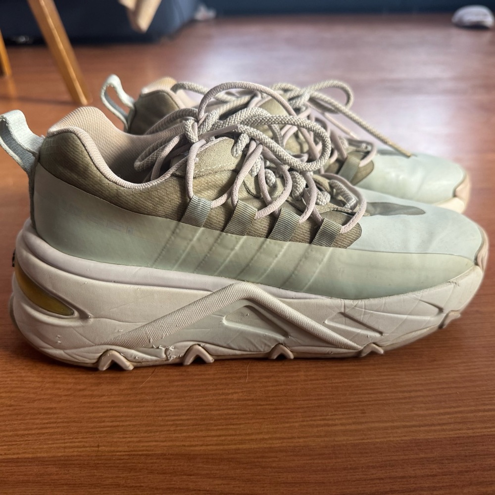 Diesel Women's Sneakers in Light Green and White